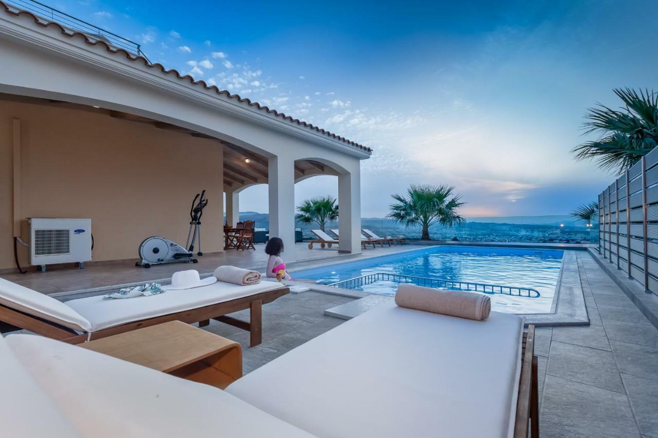 Karmilos Hill Villa 干尼亞 外观 照片